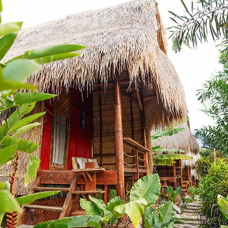 Sten Lodge eco Homestay Labuan Bajo Exterior foto
