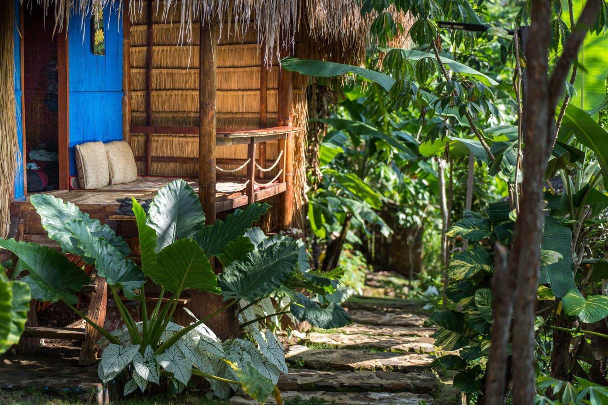 Sten Lodge eco Homestay Labuan Bajo Exterior foto