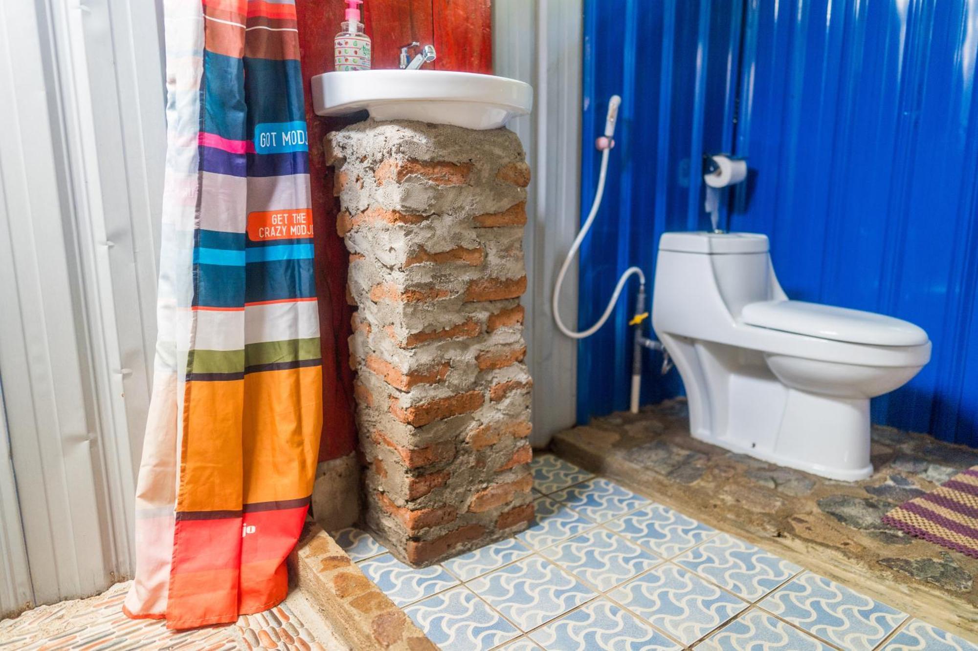 Sten Lodge eco Homestay Labuan Bajo Exterior foto