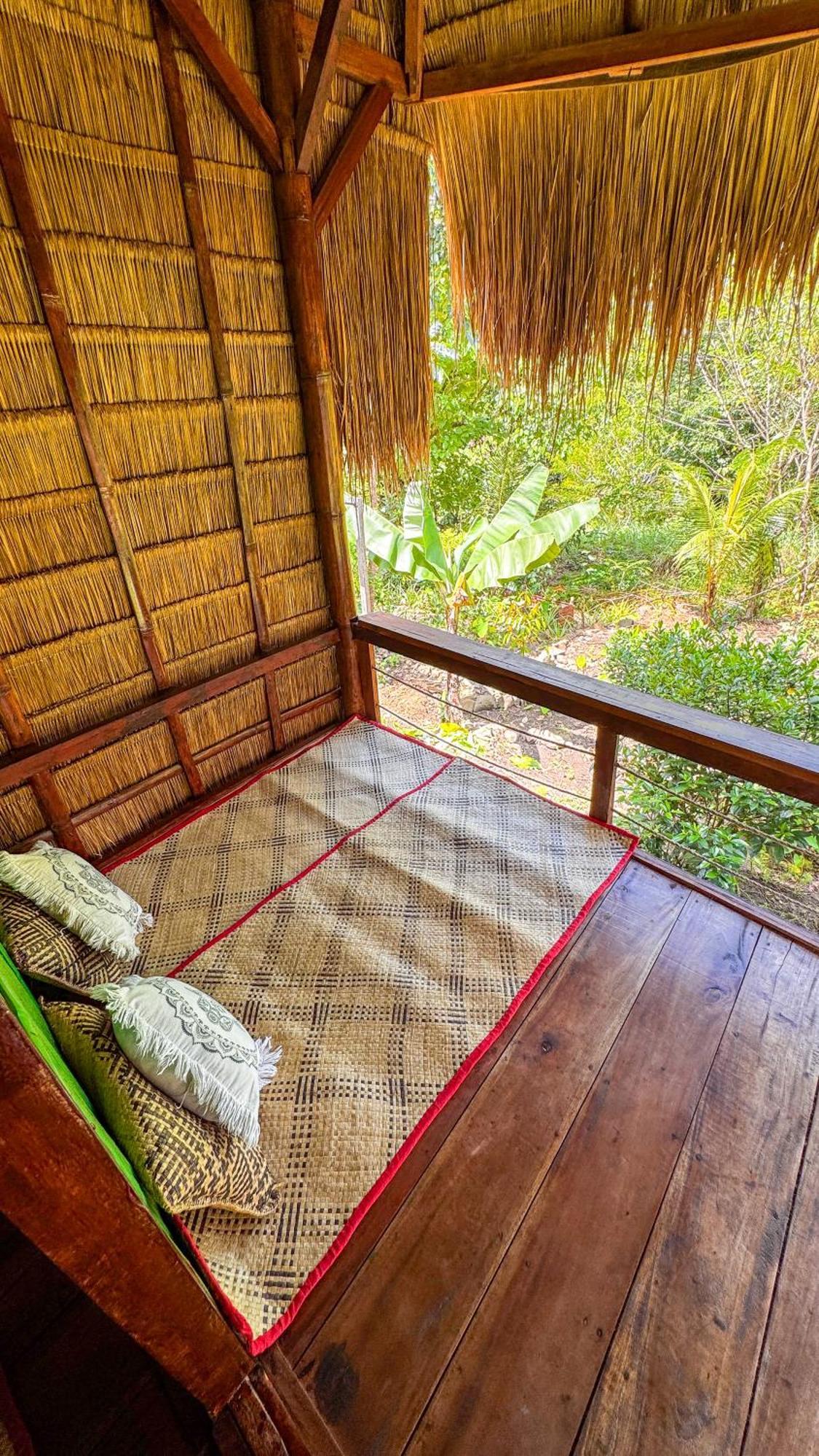 Sten Lodge eco Homestay Labuan Bajo Exterior foto