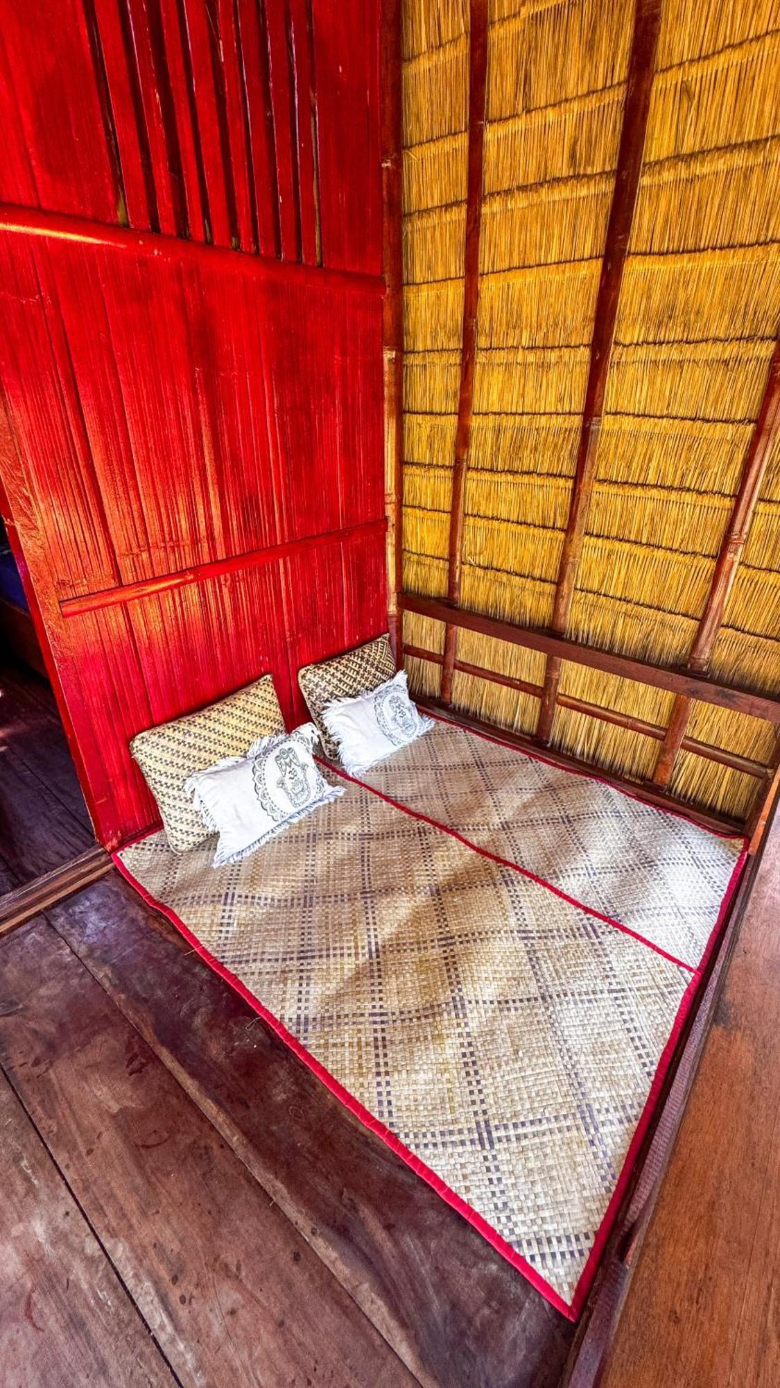Sten Lodge eco Homestay Labuan Bajo Exterior foto